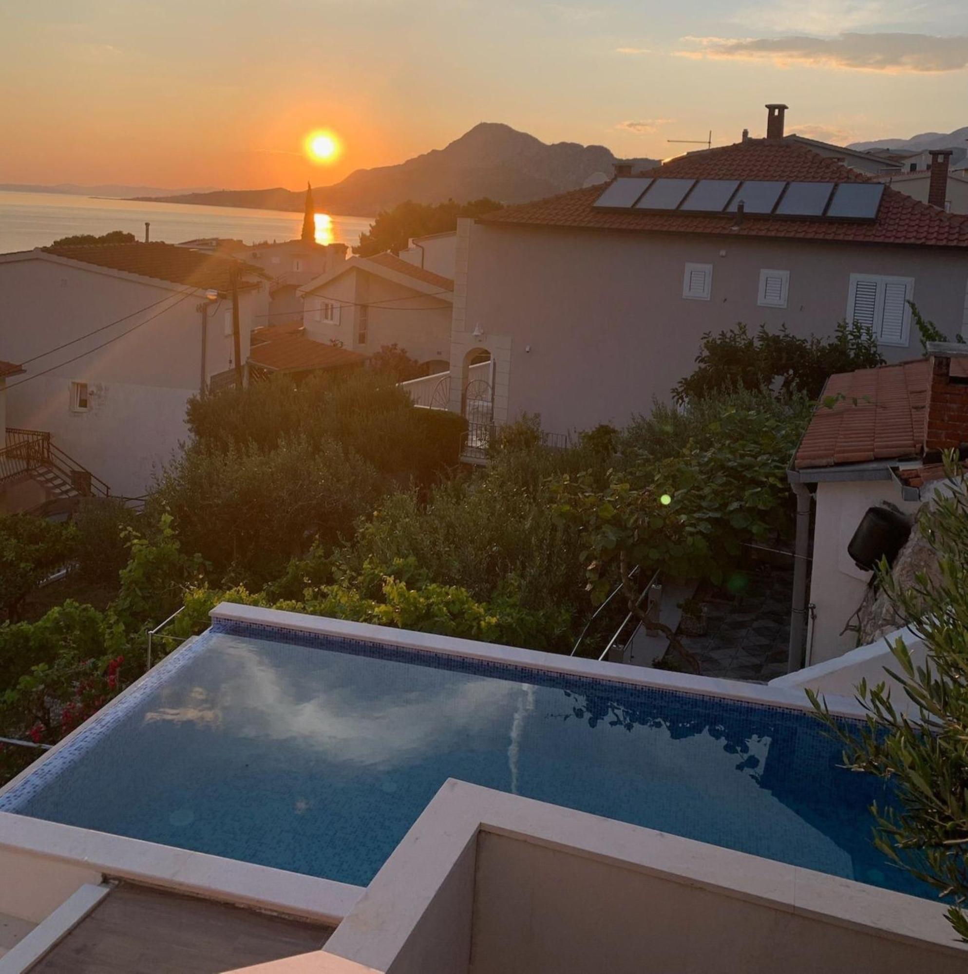 Apartments With Pool Vrdoljak Omiš Cameră foto