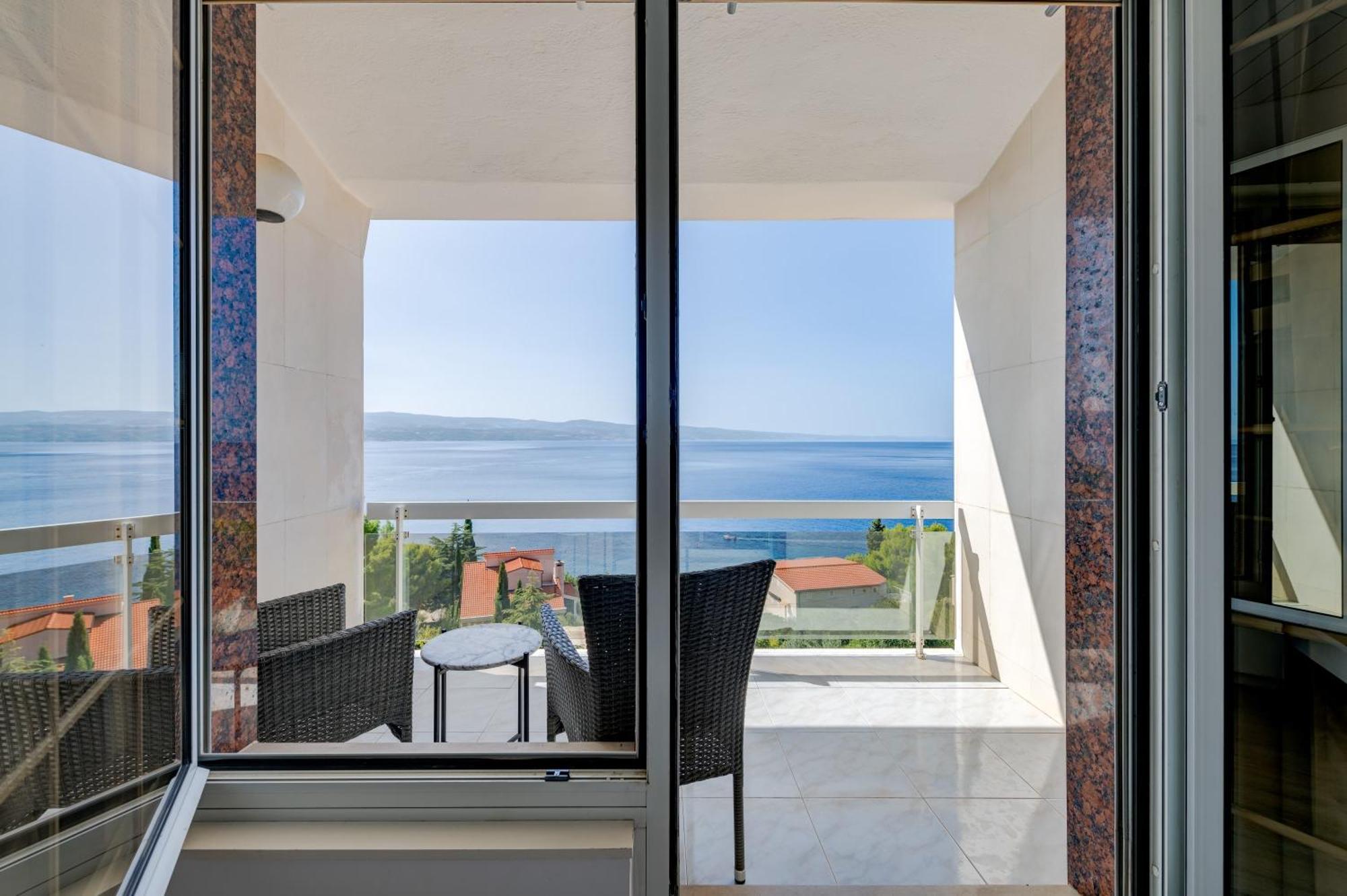 Apartments With Pool Vrdoljak Omiš Cameră foto