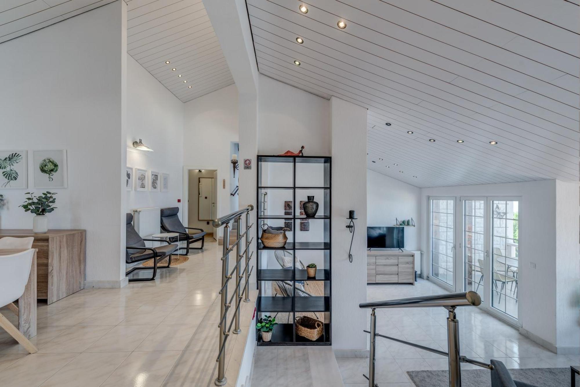 Apartments With Pool Vrdoljak Omiš Cameră foto